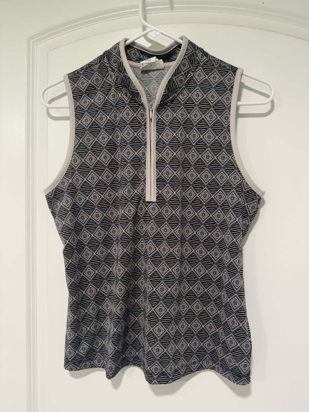 Golfcore Geometric Quarter Zip Sleeveless Top Preppy Quiet Luxury Women’s M